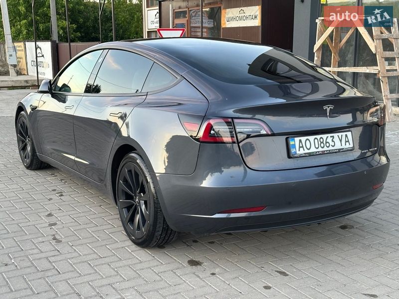 Седан Tesla Model 3 2021 в Ужгороде