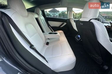 Седан Tesla Model 3 2021 в Ужгороде