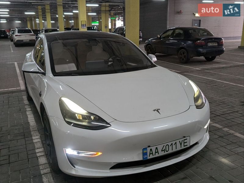 Tesla Model 3 2021