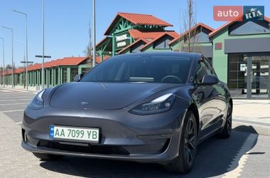 Седан Tesla Model 3 2021 в Киеве
