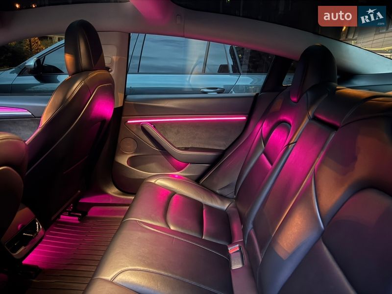 Седан Tesla Model 3 2022 в Києві