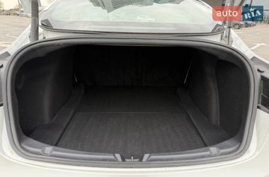 Седан Tesla Model 3 2021 в Киеве