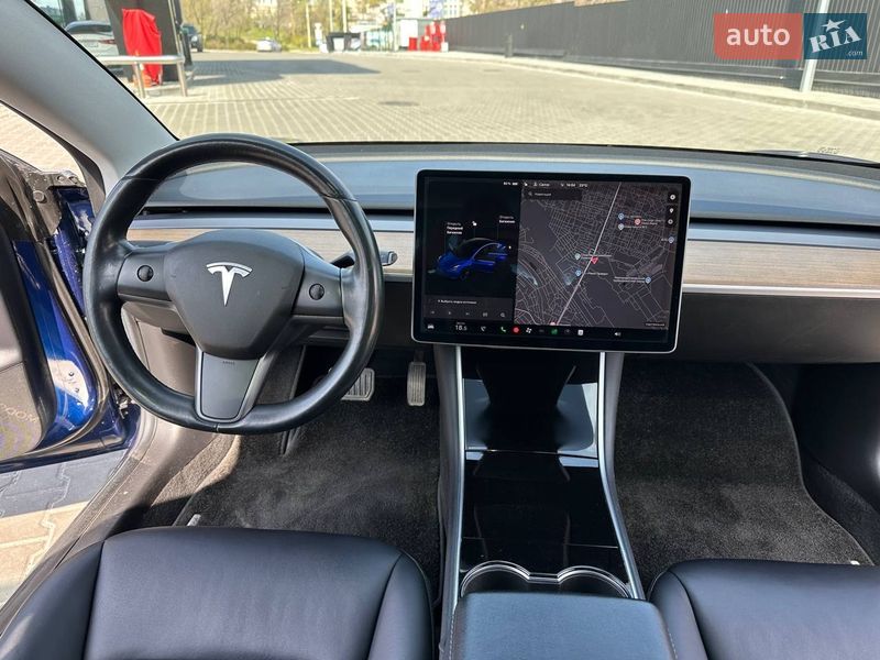 Седан Tesla Model 3 2018 в Днепре