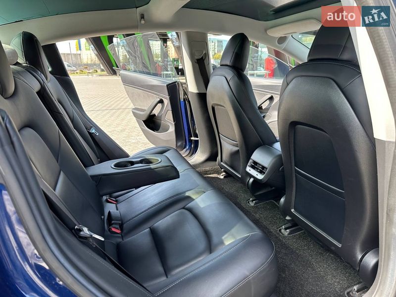 Седан Tesla Model 3 2018 в Днепре