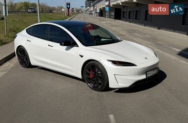 Седан Tesla Model 3 2024 в Киеве