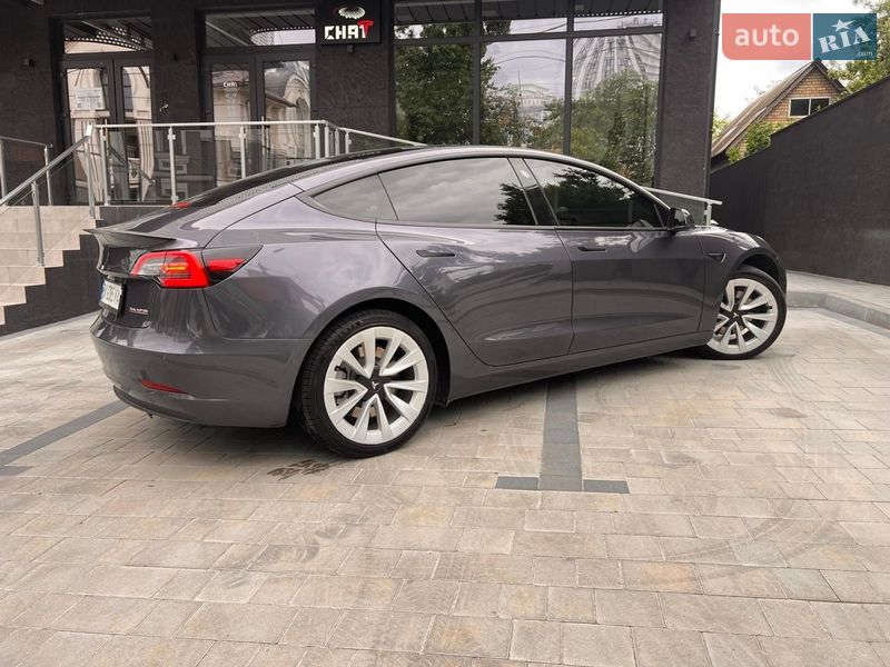 Седан Tesla Model 3 2022 в Києві