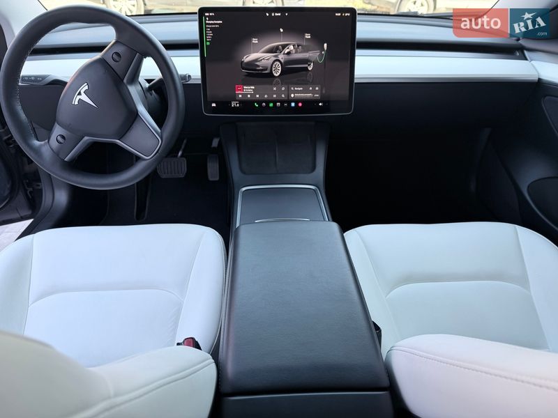 Седан Tesla Model 3 2022 в Києві