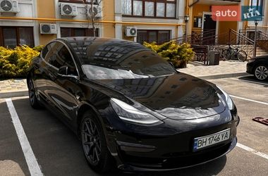 Седан Tesla Model 3 2018 в Одесі