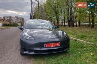 Седан Tesla Model 3 2021 в Луцьку