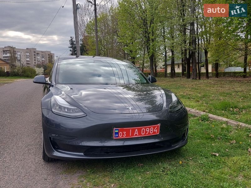 Седан Tesla Model 3 2021 в Луцьку