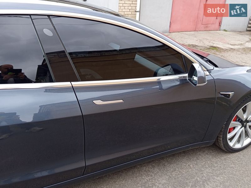 Седан Tesla Model 3 2019 в Белой Церкви