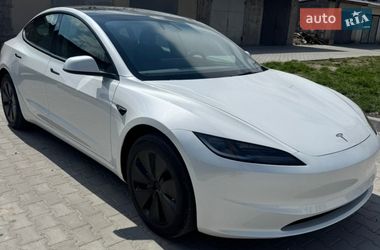 Седан Tesla Model 3 2024 в Буске