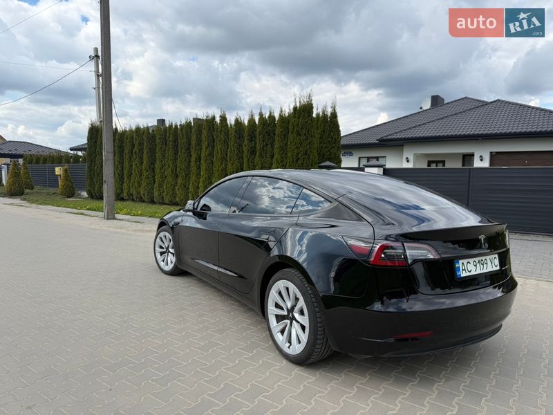 Седан Tesla Model 3 2022 в Луцке