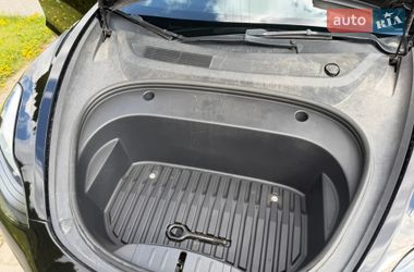 Седан Tesla Model 3 2022 в Луцке