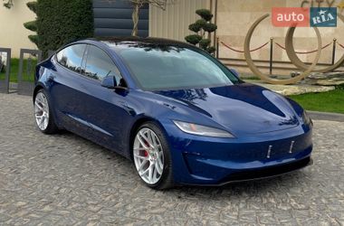 Седан Tesla Model 3 2024 в Львове