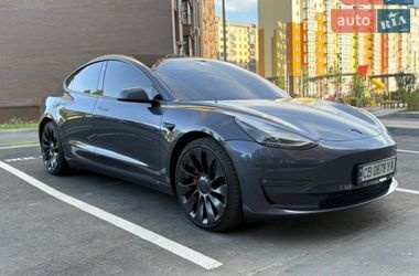 Седан Tesla Model 3 2022 в Чернигове