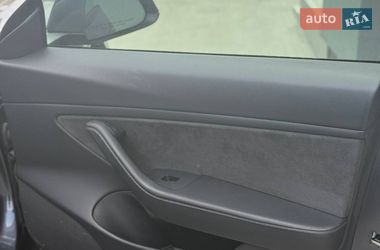 Седан Tesla Model 3 2021 в Львове