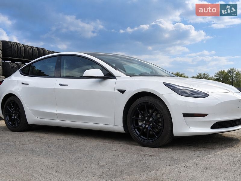Tesla Model 3 2022