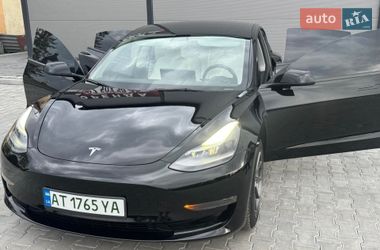 Седан Tesla Model 3 2021 в Калуше