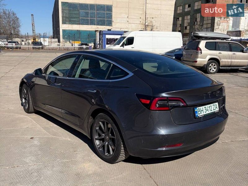 Седан Tesla Model 3 2019 в Одессе