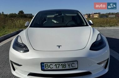 Седан Tesla Model 3 2022 в Львове
