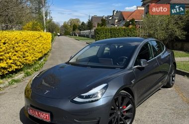 Седан Tesla Model 3 2019 в Ровно