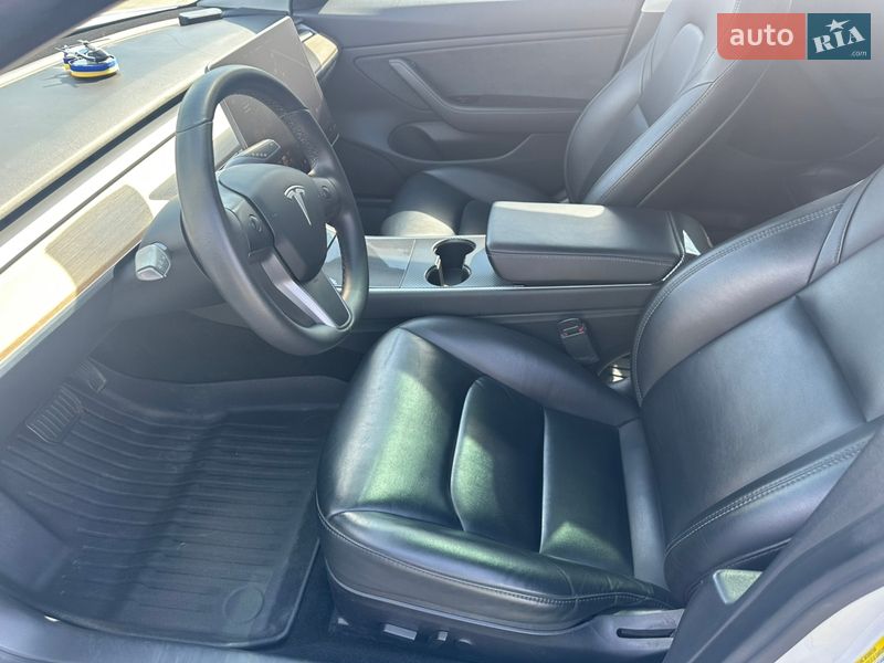 Седан Tesla Model 3 2019 в Вінниці