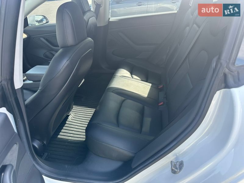 Седан Tesla Model 3 2019 в Вінниці