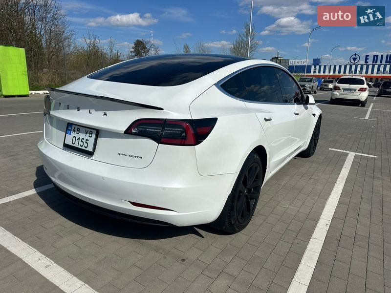 Седан Tesla Model 3 2019 в Вінниці