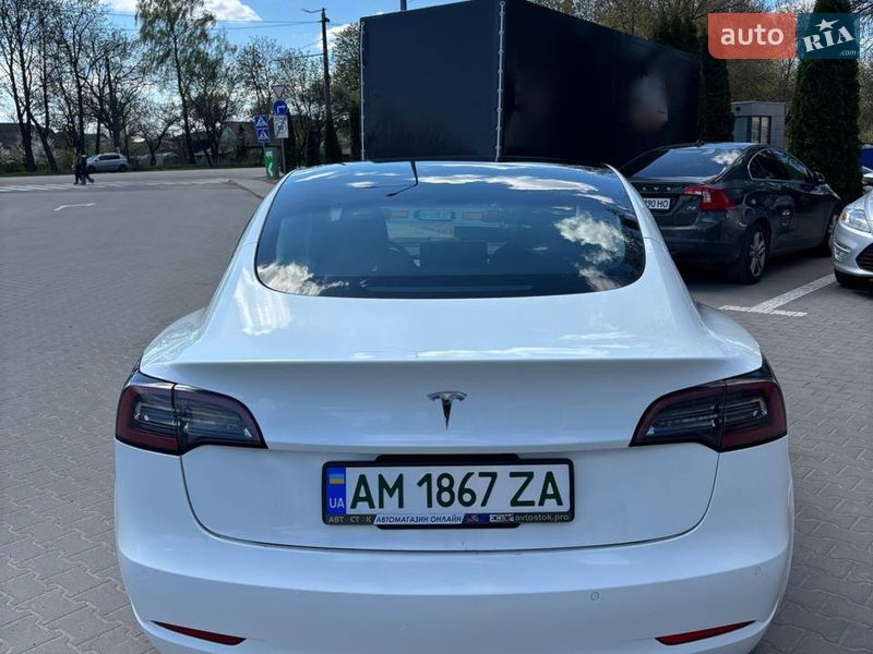 Седан Tesla Model 3 2021 в Житомирі