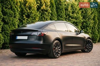 Седан Tesla Model 3 2022 в Киеве