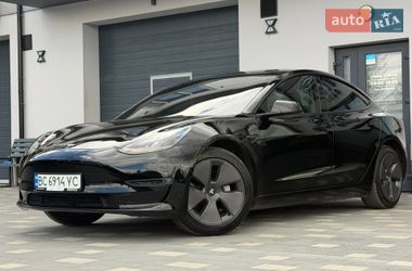 Седан Tesla Model 3 2023 в Дрогобичі