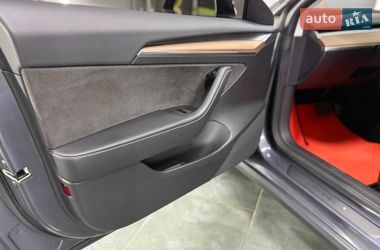Седан Tesla Model 3 2023 в Николаеве