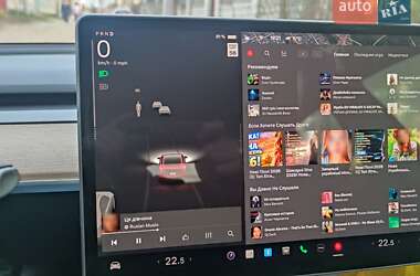 Седан Tesla Model 3 2022 в Киеве