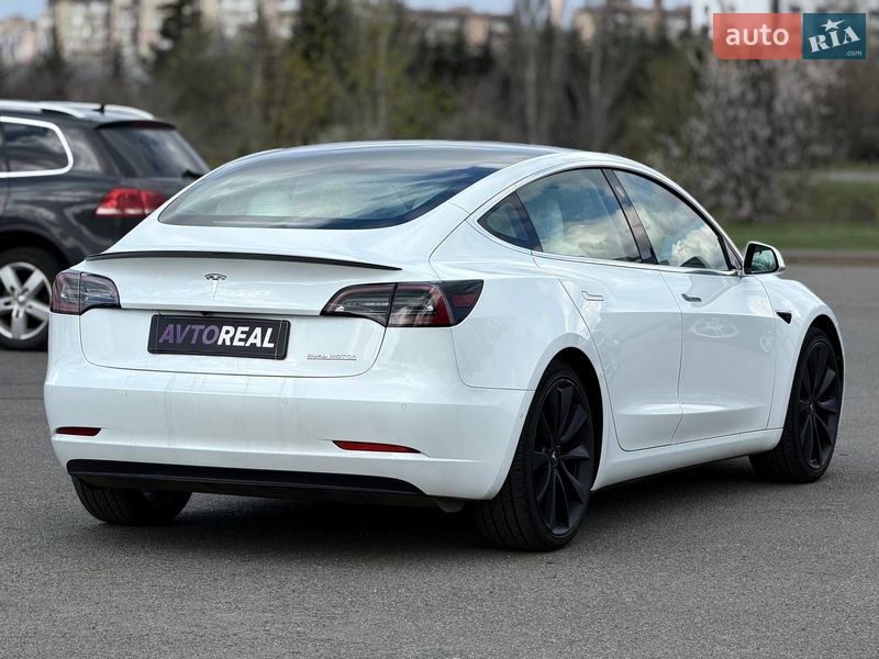 Седан Tesla Model 3 2019 в Кривому Розі