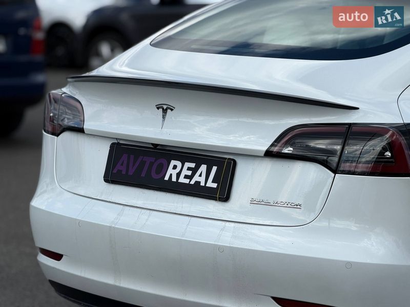 Седан Tesla Model 3 2019 в Кривому Розі