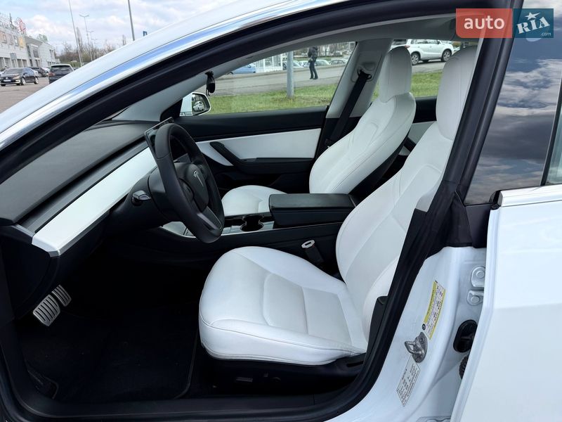Седан Tesla Model 3 2019 в Кривому Розі