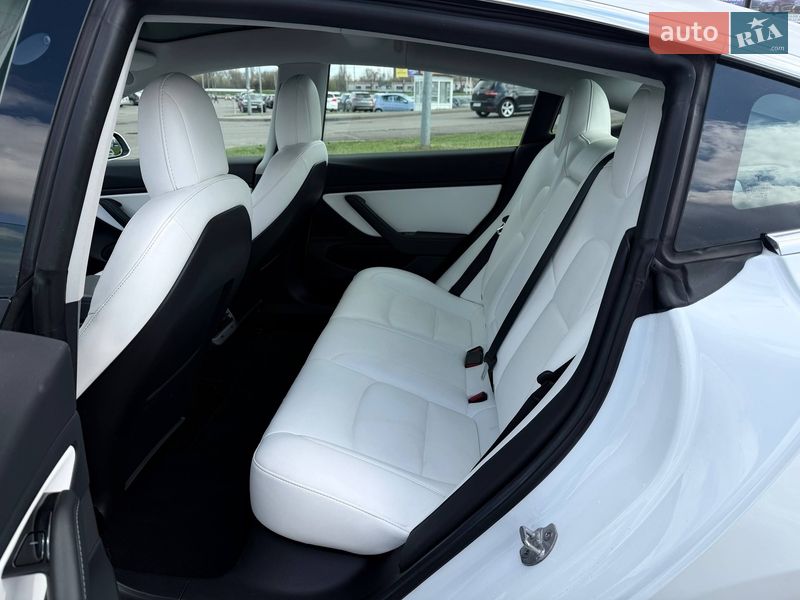 Седан Tesla Model 3 2019 в Кривому Розі