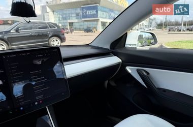 Седан Tesla Model 3 2019 в Кривому Розі