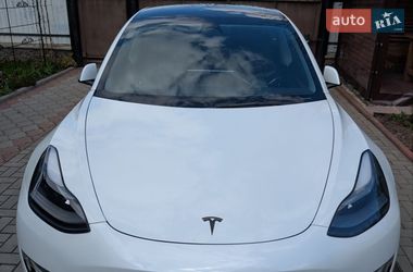 Седан Tesla Model 3 2022 в Таращі