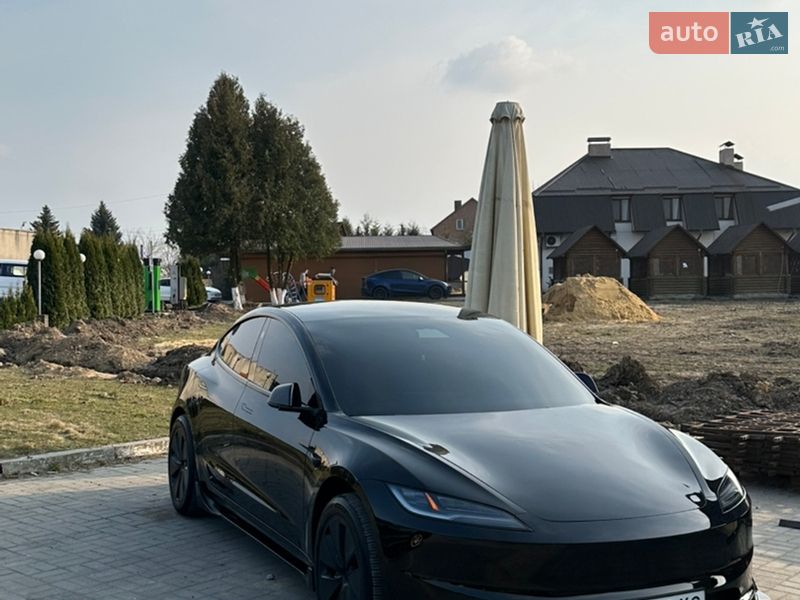 Tesla Model 3 2024