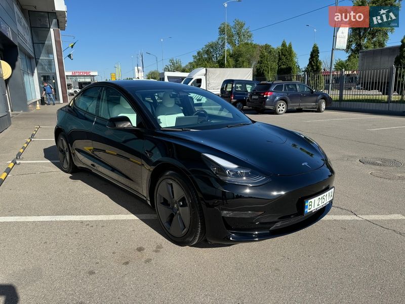 Седан Tesla Model 3 2022 в Полтаве