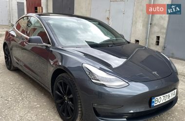 Седан Tesla Model 3 2020 в Тернополе