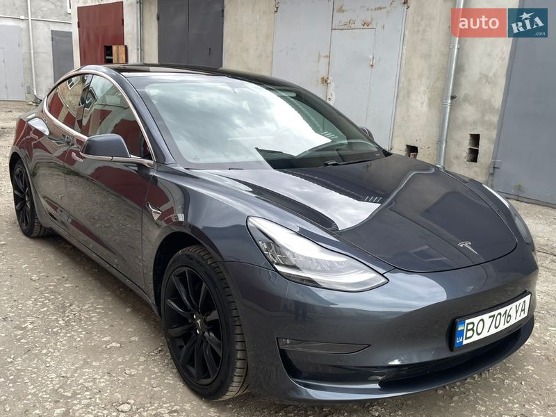 Седан Tesla Model 3 2020 в Тернополе