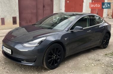 Седан Tesla Model 3 2020 в Тернополе