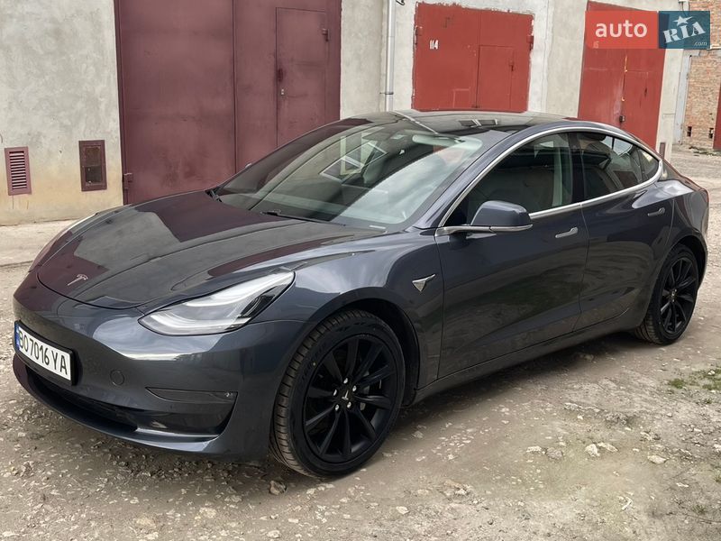 Седан Tesla Model 3 2020 в Тернополе