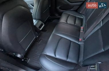 Седан Tesla Model 3 2020 в Тернополе