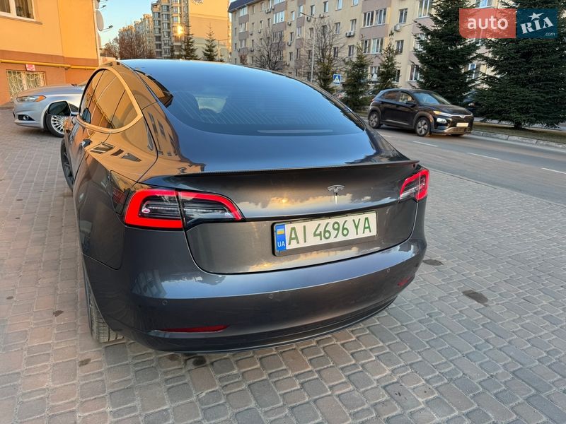 Седан Tesla Model 3 2018 в Києві