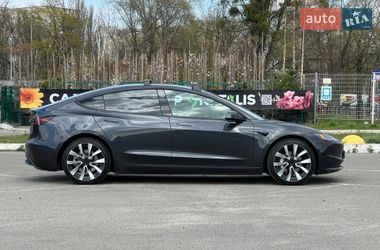 Седан Tesla Model 3 2024 в Києві