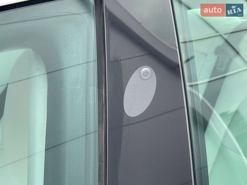 Седан Tesla Model 3 2019 в Киеве